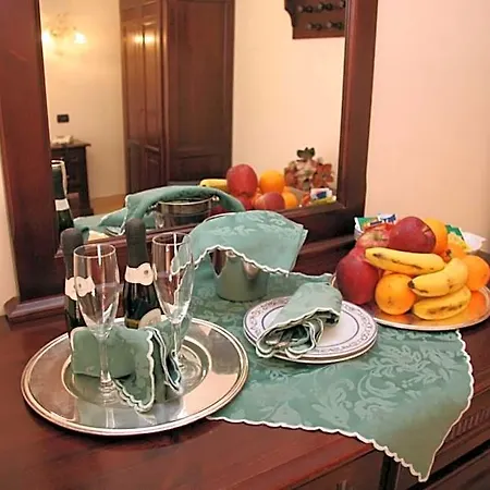 U' Bais فندق