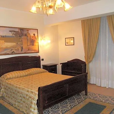 U' Bais Ξενοδοχείο 4*